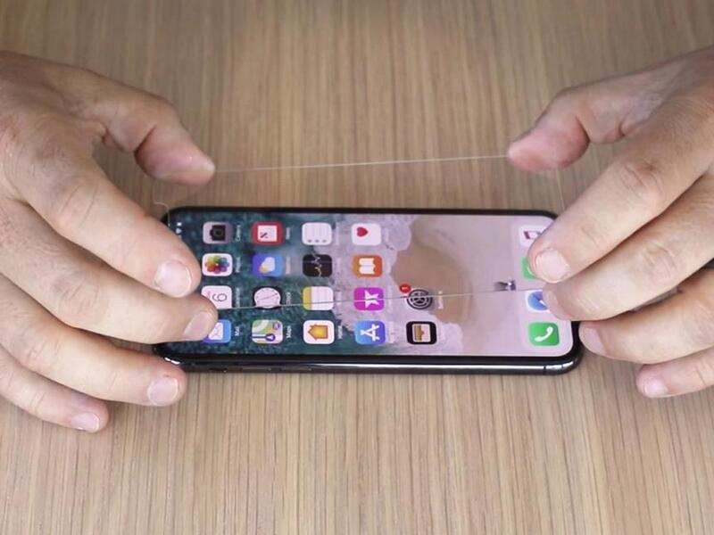 Folie de protecție Quad Lock® pentru iPhone 13 / 13 Pro