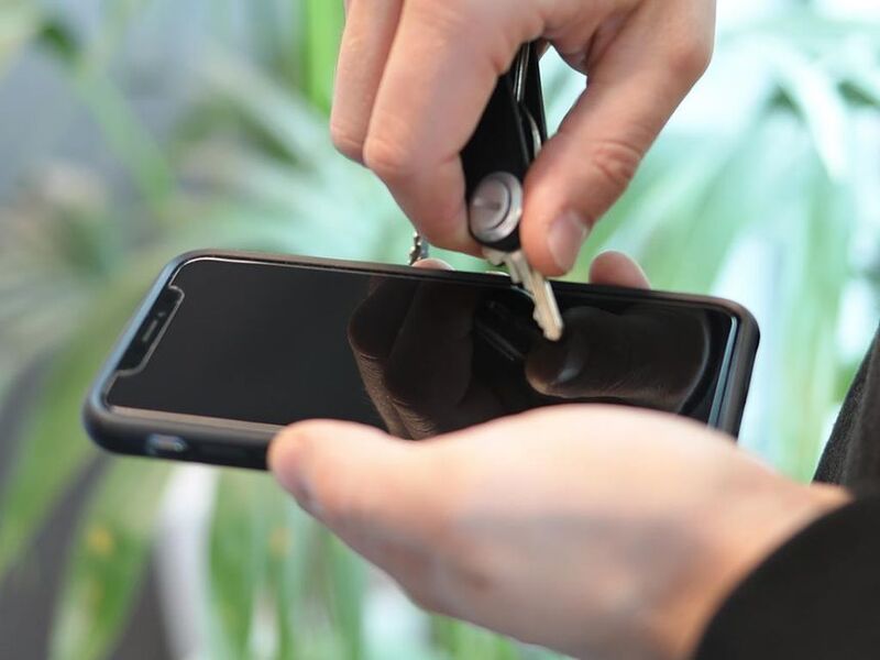 Folie de protecție Quad Lock® pentru iPhone 12 / 12 Pro