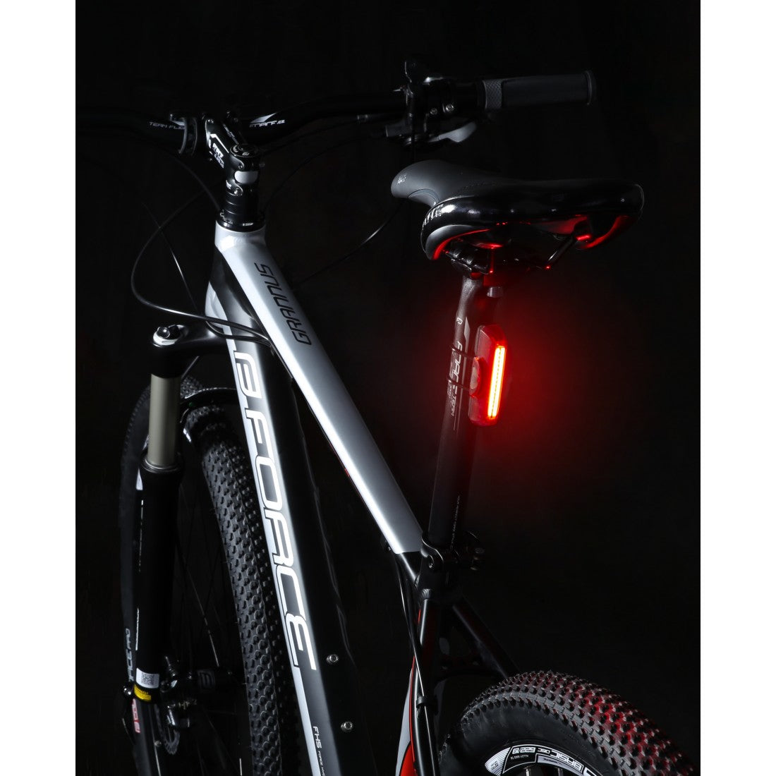3_set-lumini-force-glare-usb.jpg