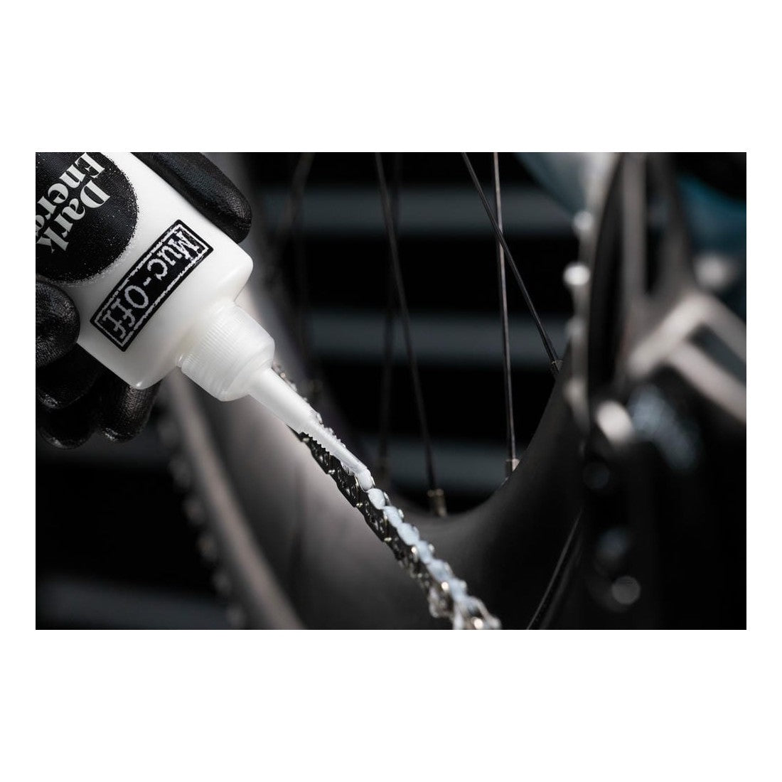 4_ceara-pentru-lant-muc-off-dark-energy-bicycle-chain-wax-120ml.jpg