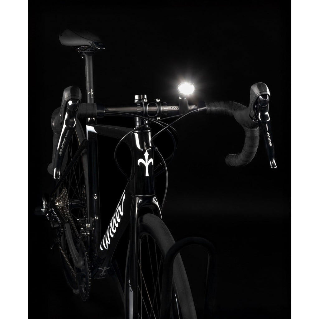 4_far-fata-force-flux-550-lumeni-usb-negru.jpg