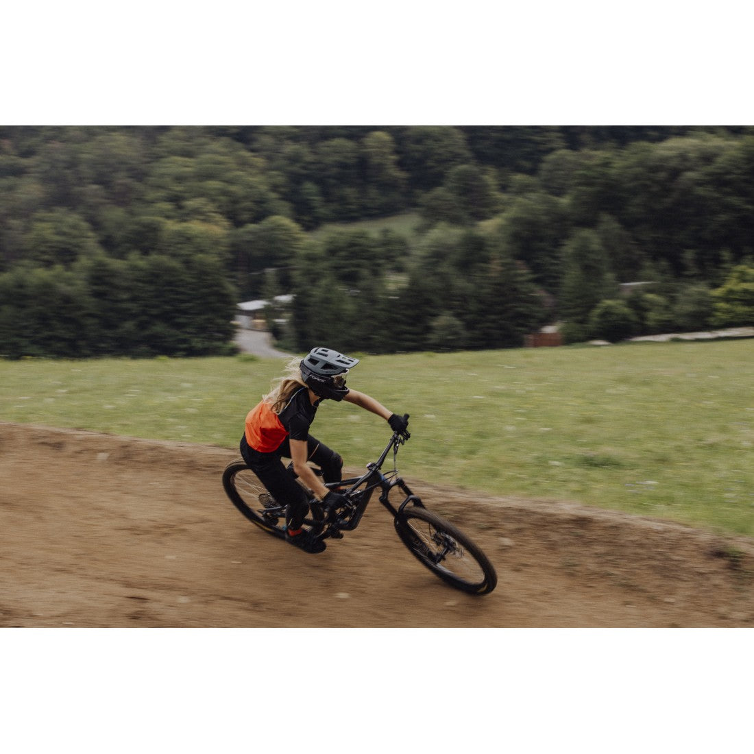 8_casca-force-drop-downhill-gri-negru-l-xl.jpg